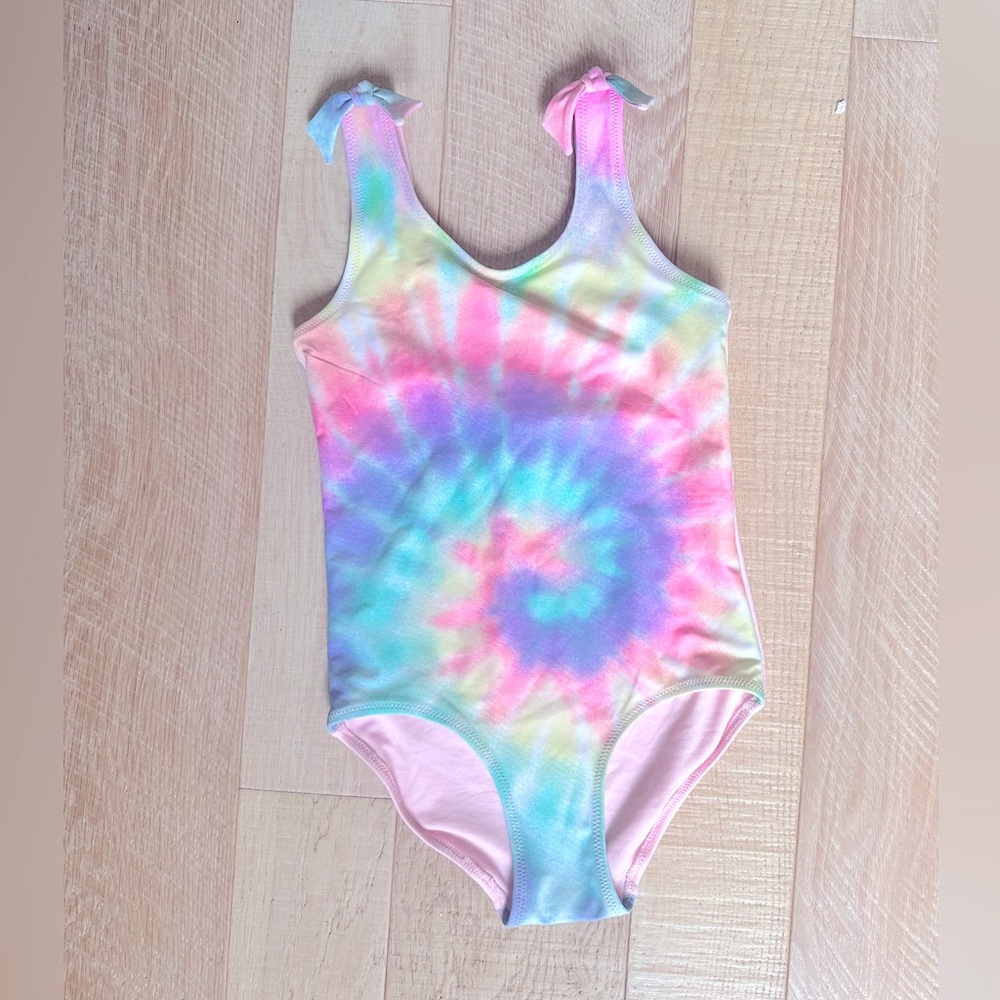 NWT H&M girls Swimsuit size 6-8